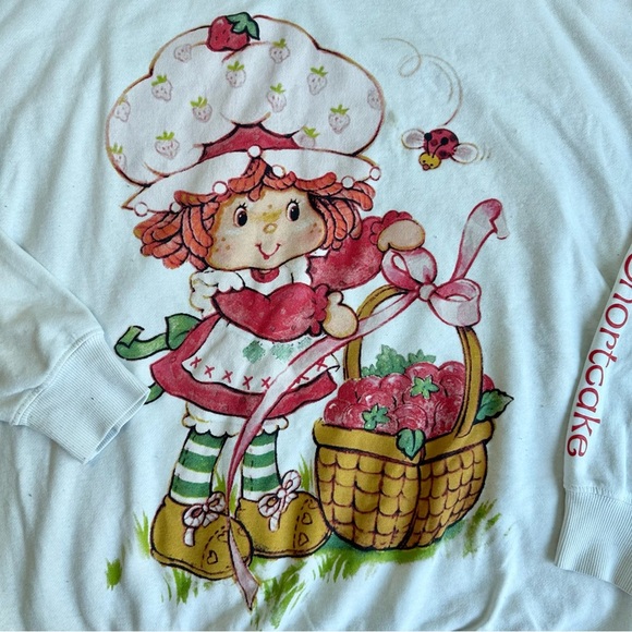 Strawberry Shortcake Picnic Basket Graphic Crewneck Sweatshirt - Picture 3 of 4